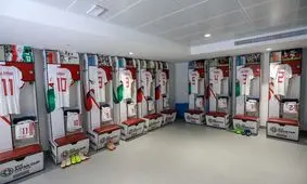 حال و هوای ورزشگاه آل‌نهبان و رختکن تیم ملی پیش از دیدار با ویتنام