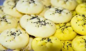 طرز تهیه شیرینی برنجی با طعم لیمو