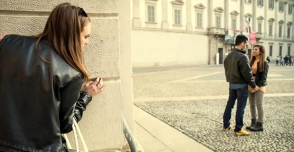 این رفتارها به شما می گوید که همسرتان خیانت می کند یا نه !!