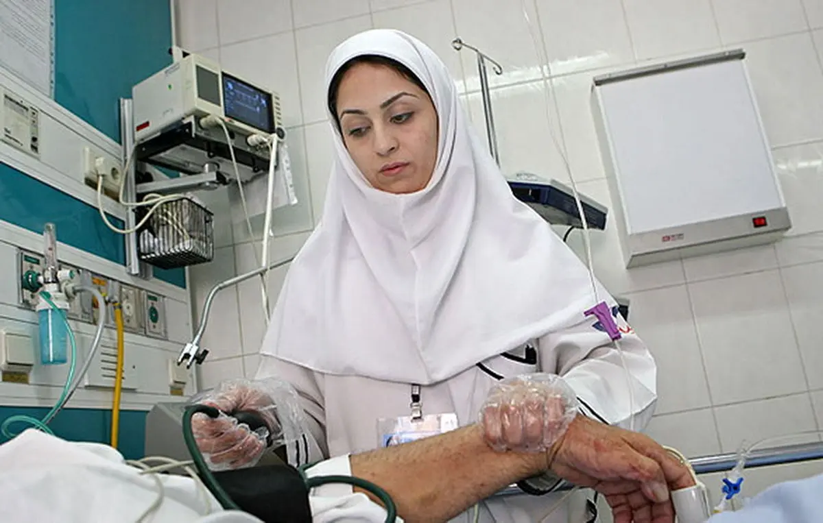 نسبت پرستار به سرانه تخت بیمارستانی در استان مرکزی نصف آمار کشور است