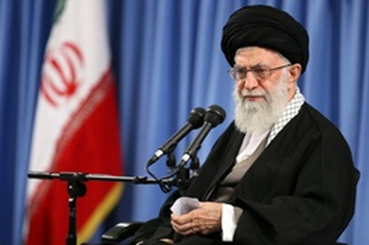 رهبر انقلاب: استفاده از ماشینهای گرانقیمت برای روحانیون و طلاب حرام است/ماجرای نامه 200 میلیونی