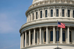 مصوبه کنگره آمریکا برای پرداخت حقوق کارمندان فدرال در پی تعطیلی دولت