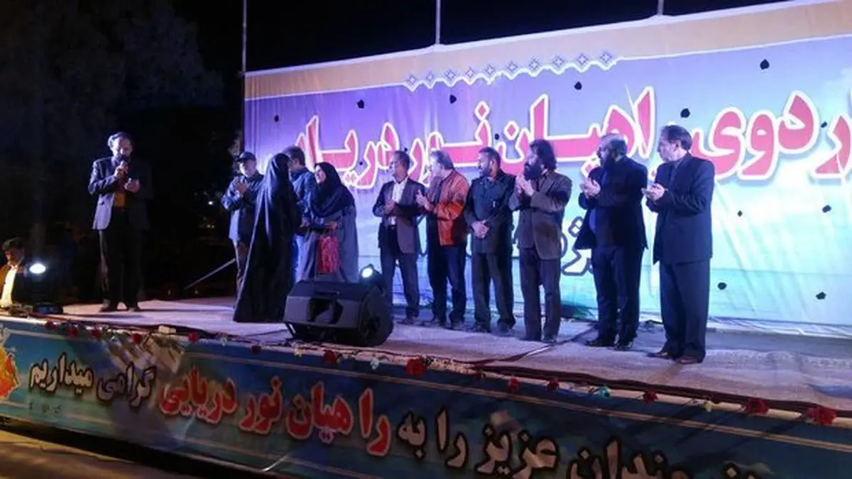 سفر هنرمندان به خلیج فارس/ناو آمریکایی از قایق‌های ایرانی می‌ترسد