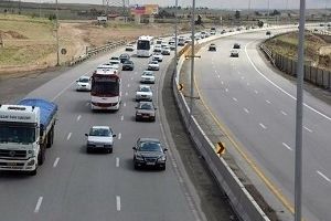 ترافیک در آزادراه کرج- تهران نیمه سنگین است/ انسداد محور قدیم قزوین-رشت