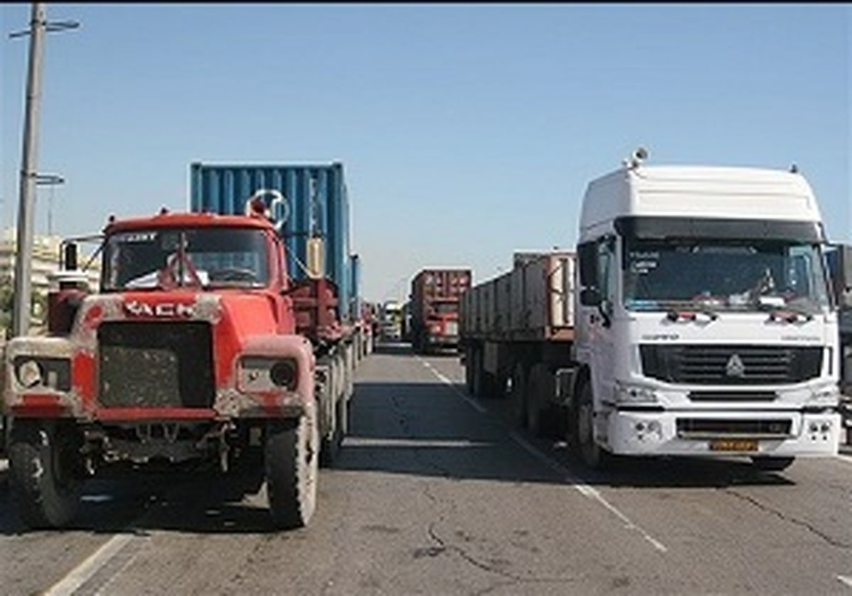تنها ۱۰ درصد لاستیک مورد نیاز کامیون‌داران تأمین شد/ افزایش قیمت کالا با اجرای طرح تن - کیلومتر