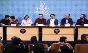 ساره بیات: این چه بازی مسخره‌ای است؟