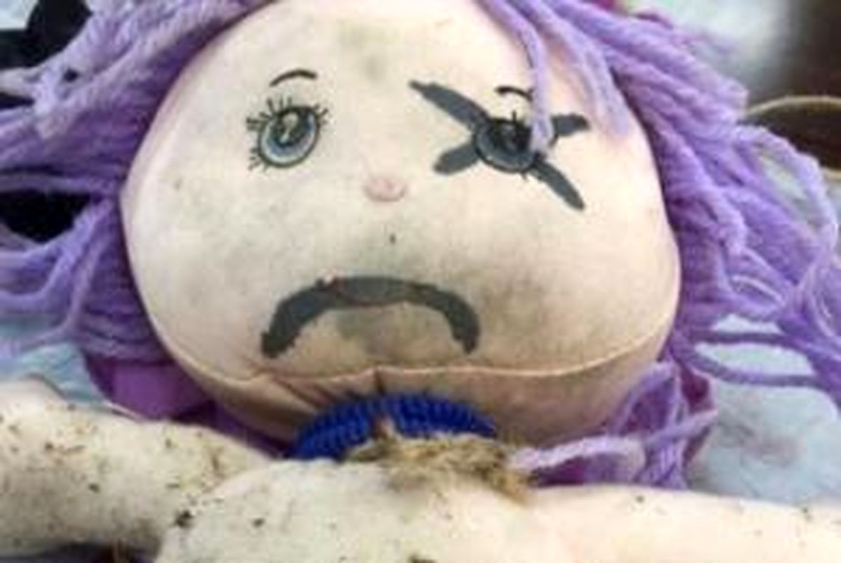 پیدا شدن عروسک جادو شده توسط زوج جوان برای اینکه بچه دار نشوند! عکس
