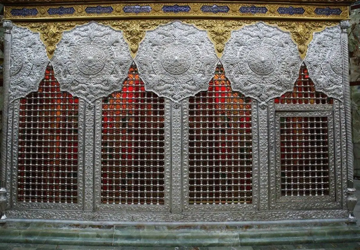 پس از ۴ سال تلاش هنرمندان ایرانی؛ نیم‌ضریح‌های خیمه‌گاه حسینی(ع) رونمایی شد + تصاویر