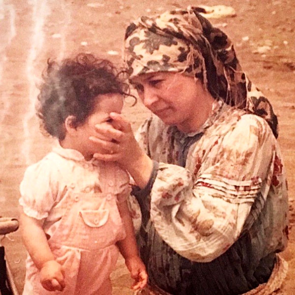 جُک و خاطرهِگویی ملیکا شریفینیا برای تولد مادرش/ عکس