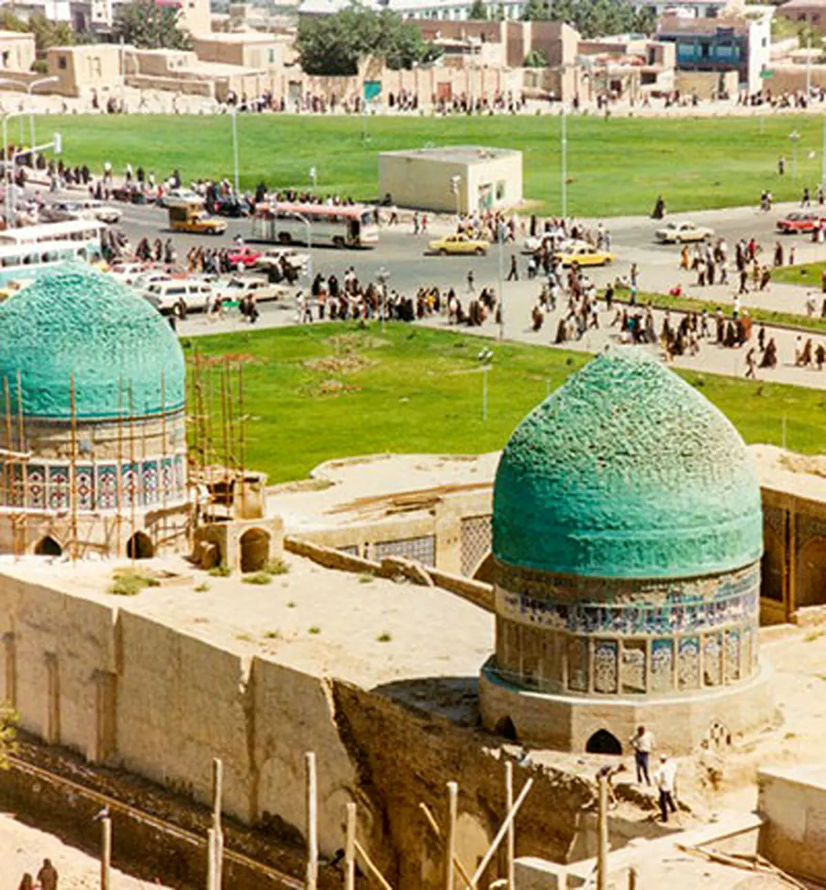 مدرسه دو در؛ بنایی تیموری در آستان قدس رضوی