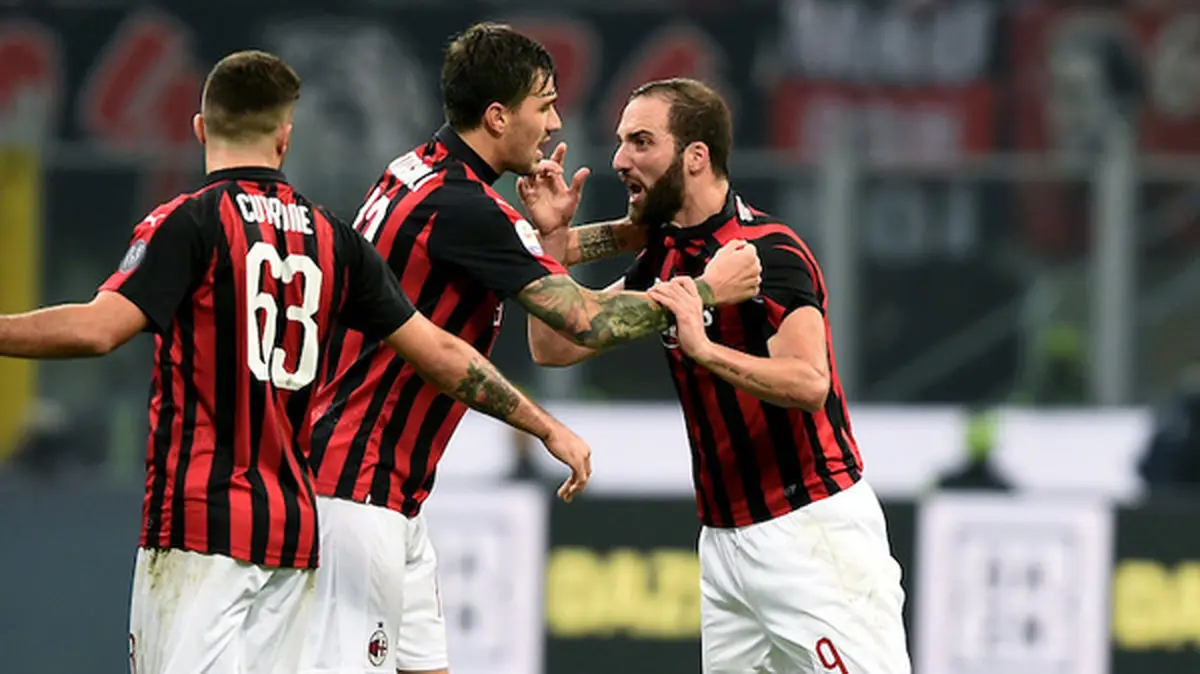 هیگواین درخواست خروج داد