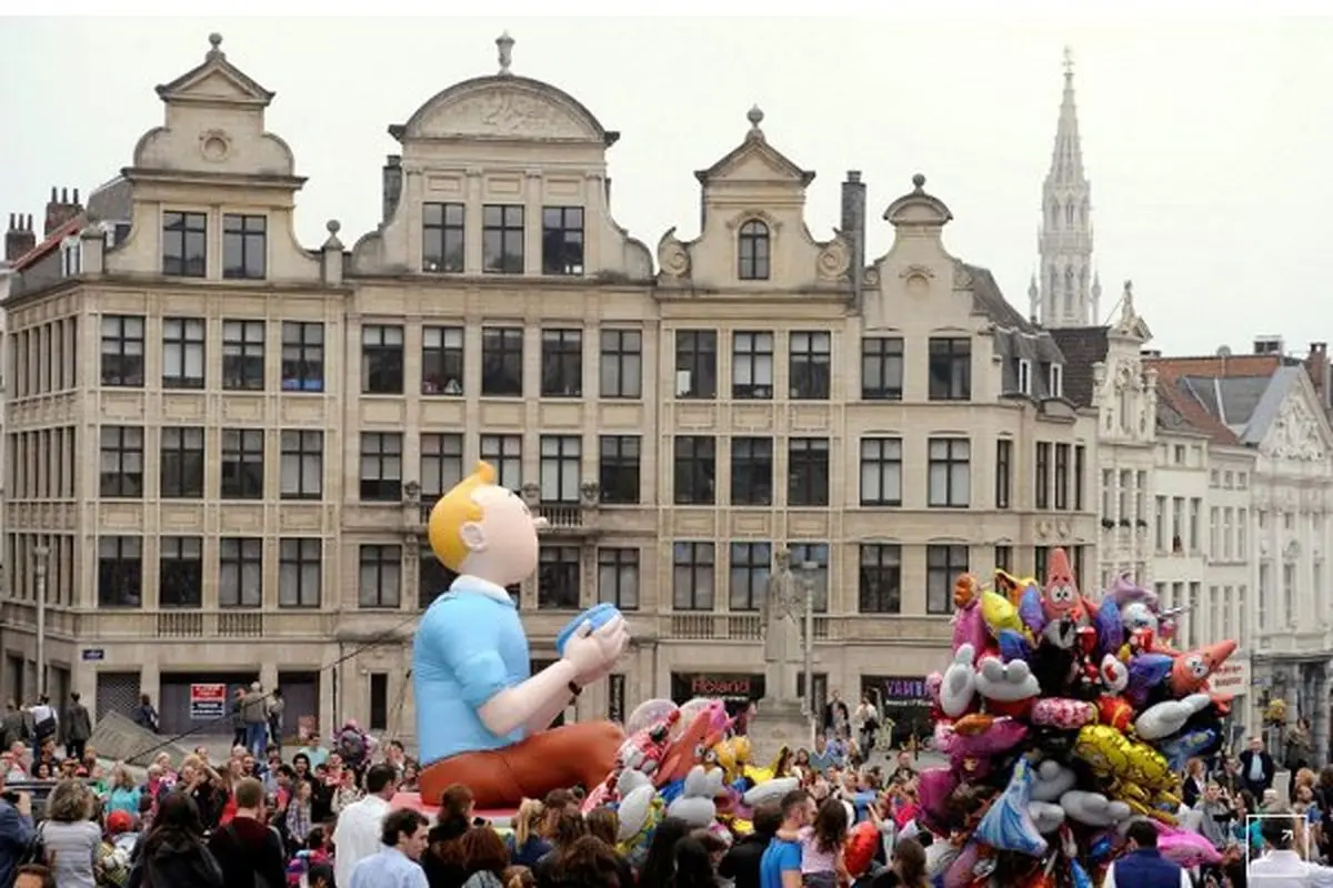 جشن تولد ۹۰ سالگی تن تن در میان اعتراض‌های ضداستعماری