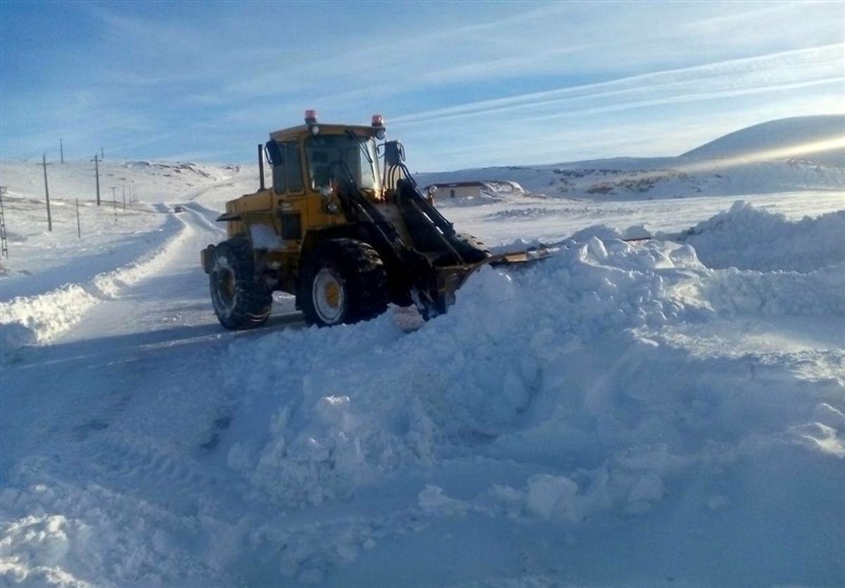 برف راه ۱۱۵ روستای شهرستان خلخال را مسدود کرد؛ ارتفاع برف به نیم متر رسید