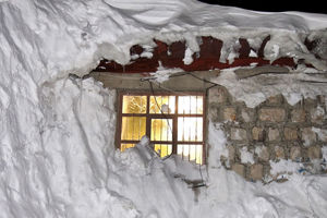 تخریب دو منزل مسکونی در روستای ممسنی اردل