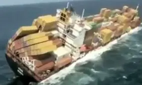کشتی حمل باری که از اتفاق عجیب در امان ماند +فیلم