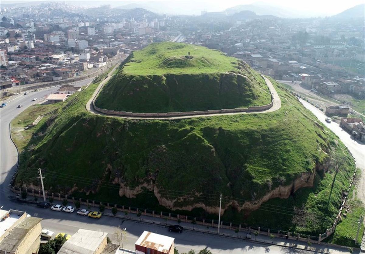 قلعه ای خندان با ۱۵۰۰ سال قدمت در وسط یک شهر موزه میشود