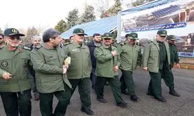 بازدید سرلشکر جعفری از نمایشگاه اشتغال‌زایی قرارگاه‌های سپاه