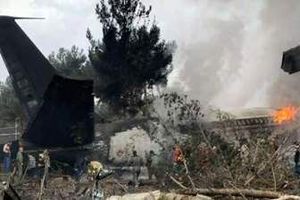 تصویر ویژه رویترز از سقوط هواپیمای بویینگ ۷۰۷ در ایران