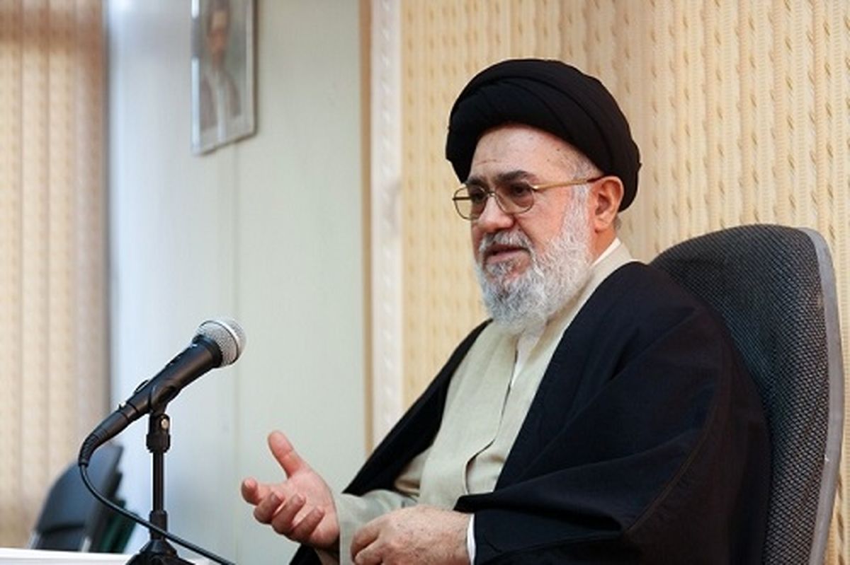 موسوی خویینیها: هاشمی خودش را خیلی رئیسجمهور میدانست!