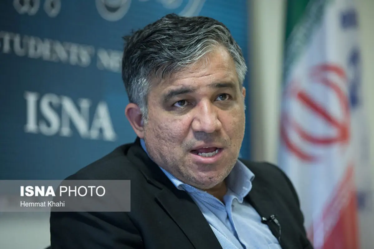 پارلمان ما در حد یک نظام دموکراتیک نیست