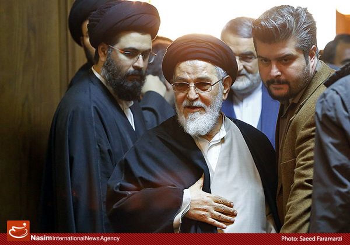 واکنش امام جمارانی به سخنان موسوی خویینی ها ؛ در شرایط فعلی کشور به مصلحت نبود/ کدام سیاست ایجاب می کند در حق بزرگان چنین انتقاداتی کنیم