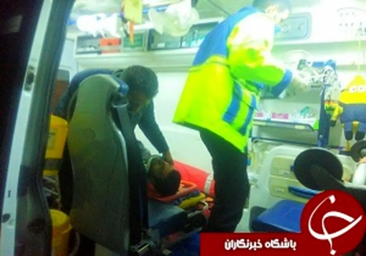 مصدومیت ۳ نفر براثر واژگونی یک دستگاه سواری تویوتا درجاده ازنا