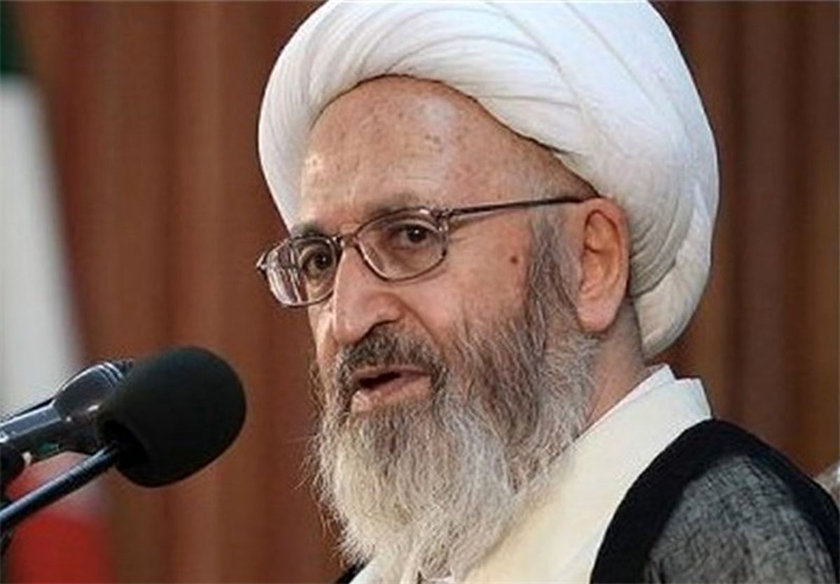 آیتالله سبحانی: منبرهای سازنده کم شده است