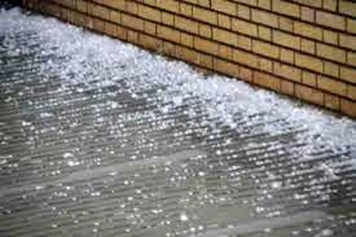 بارش شدید تگرگ در خرمشهر/ فیلم