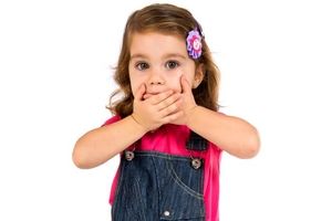 گفتار بد والدین موجب بدزبانی کودک می‌شود