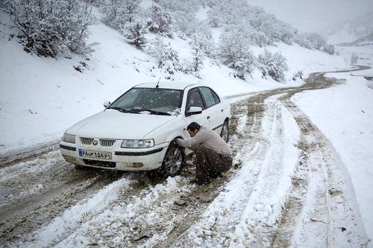 تردد در گردنههای کوهستانی خراسان شمالی با زنجیر چرخ ممکن است