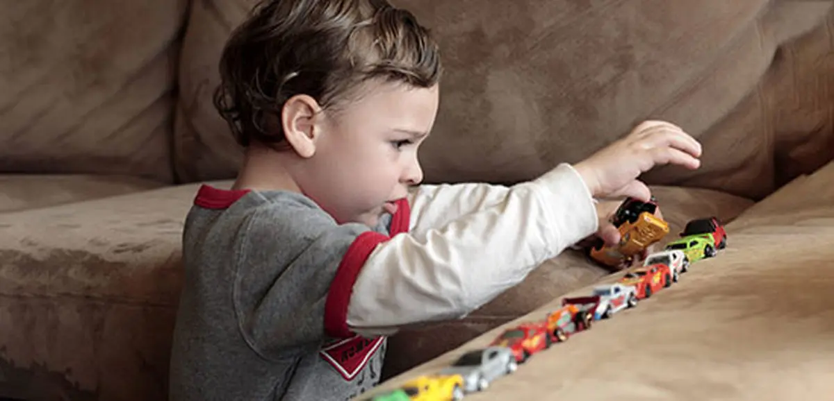 چگونه به وجود وسواس در فرزندمان شک کنیم؟