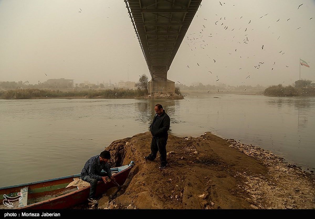 "گرد و خاک" ۱۰ شهر خوزستان ‌را احاطه کرد؛ آسمان ‌مملو از ریزگرد شد