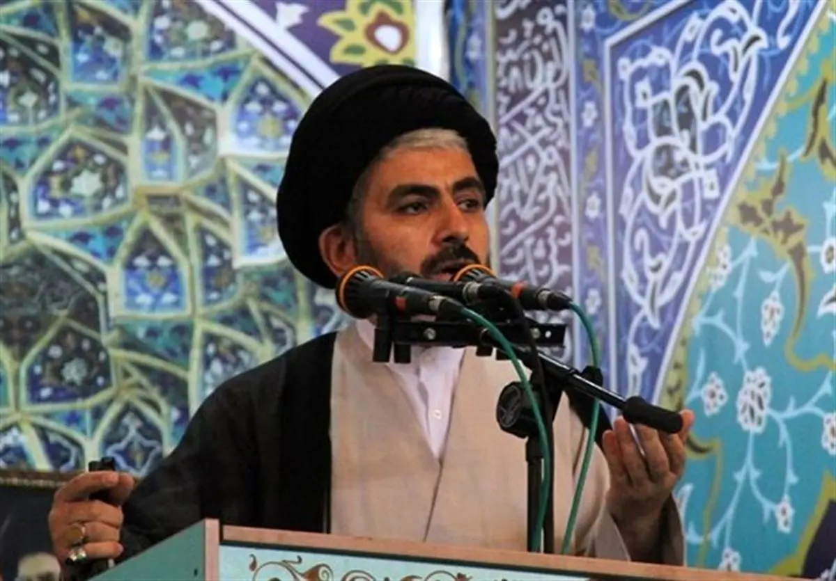 امام جمعه ارومیه: برداشتن حجاب خبرنگار "پرس تی وی" در آمریکا نماد آشکار خیانت است