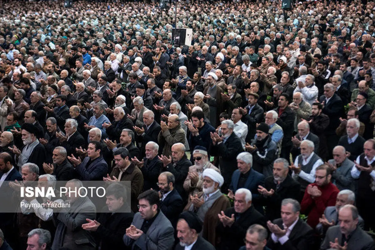 علم‌الهدی: چشم داشتن به اروپا و آمریکا، دشمنی با حضرت زهرا(س) است