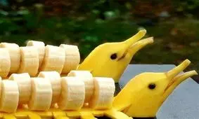 چرا باید پس از کندن پوست موز دست‌هایتان را بشویید؟!