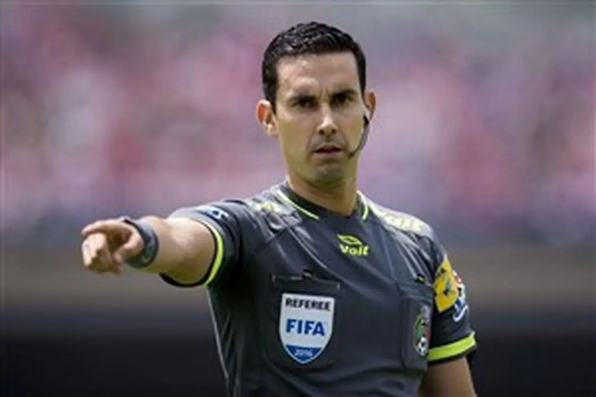 داور مکزیکی ایران – عمان را سوت می زند