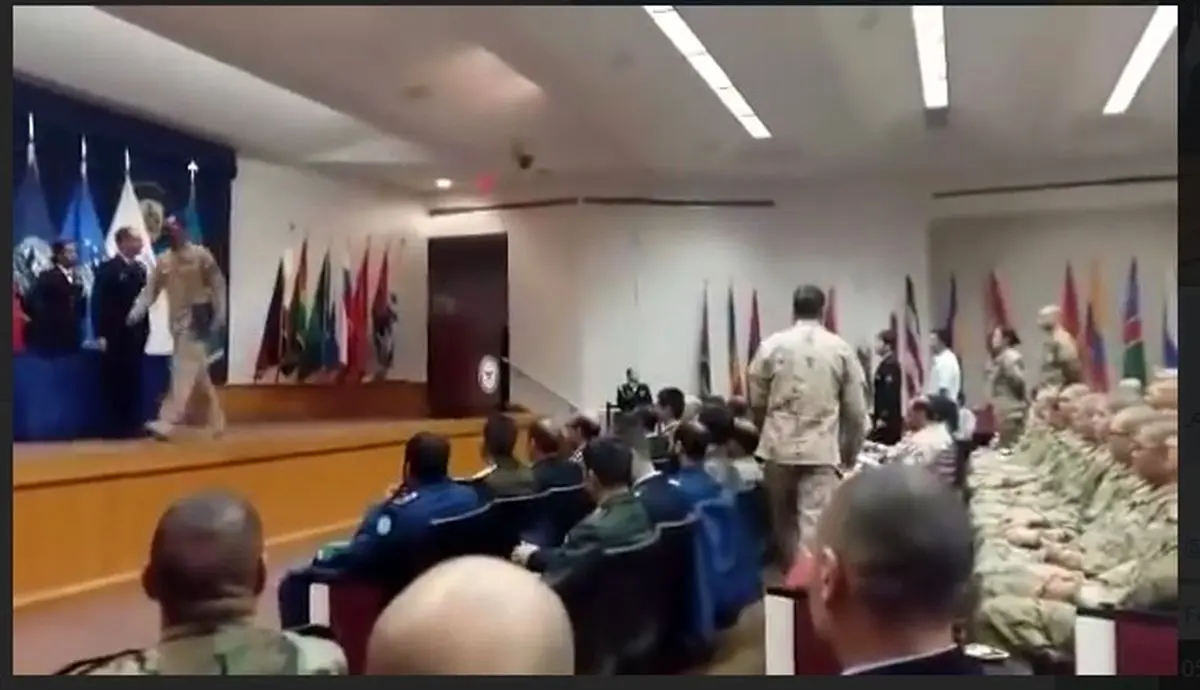 عکس العمل سرباز عراقی در مواجهه با ژنرال آمریکایی