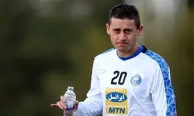 سرور استقلالی‌ها را بازی داد و رفت