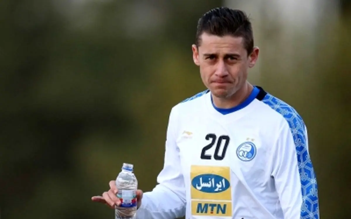 سرور استقلالی‌ها را بازی داد و رفت