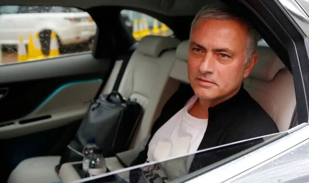 نیش و کنایه‌های مورینیو به سران منچستریونایتد