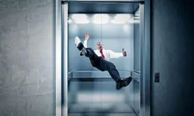 زمان سقوط آسانسور چه کنیم؟