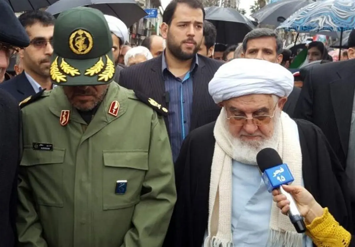 وزیر دفاع به جمع راهپیمایان ۲۲ بهمن رشت پیوست