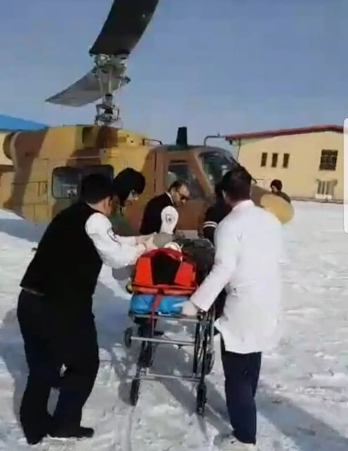 واژگونی جرثقیل در «عجب‌شیر»