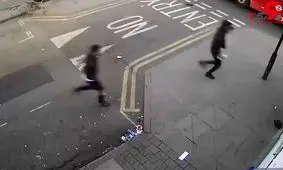 اسیدپاشی روی عابران پیاده توسط تعدادی ارازل و اوباش دیوانه+ فیلم