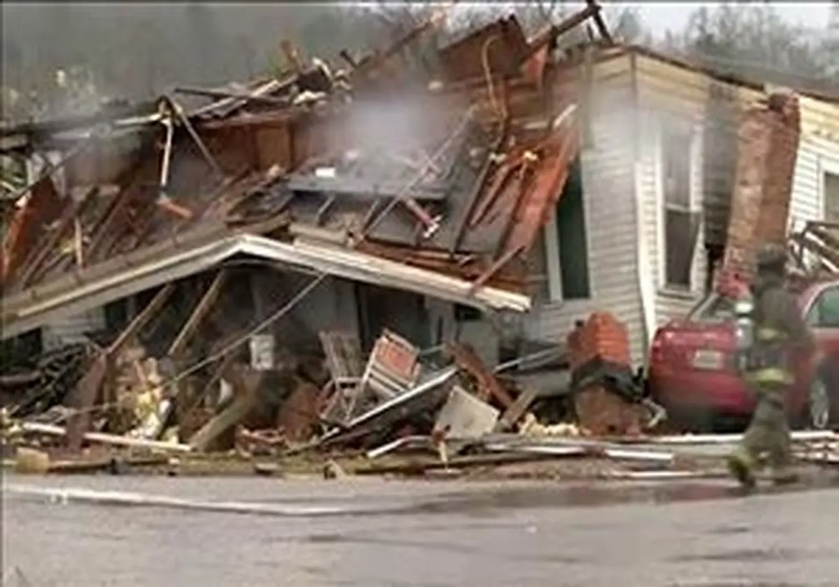 ویران شدن ساختمان‌های آلاباما بر اثر طوفان + فیلم