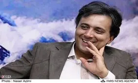 مجید اخشابی در میان کوهی از گل و هدیه های تولدش