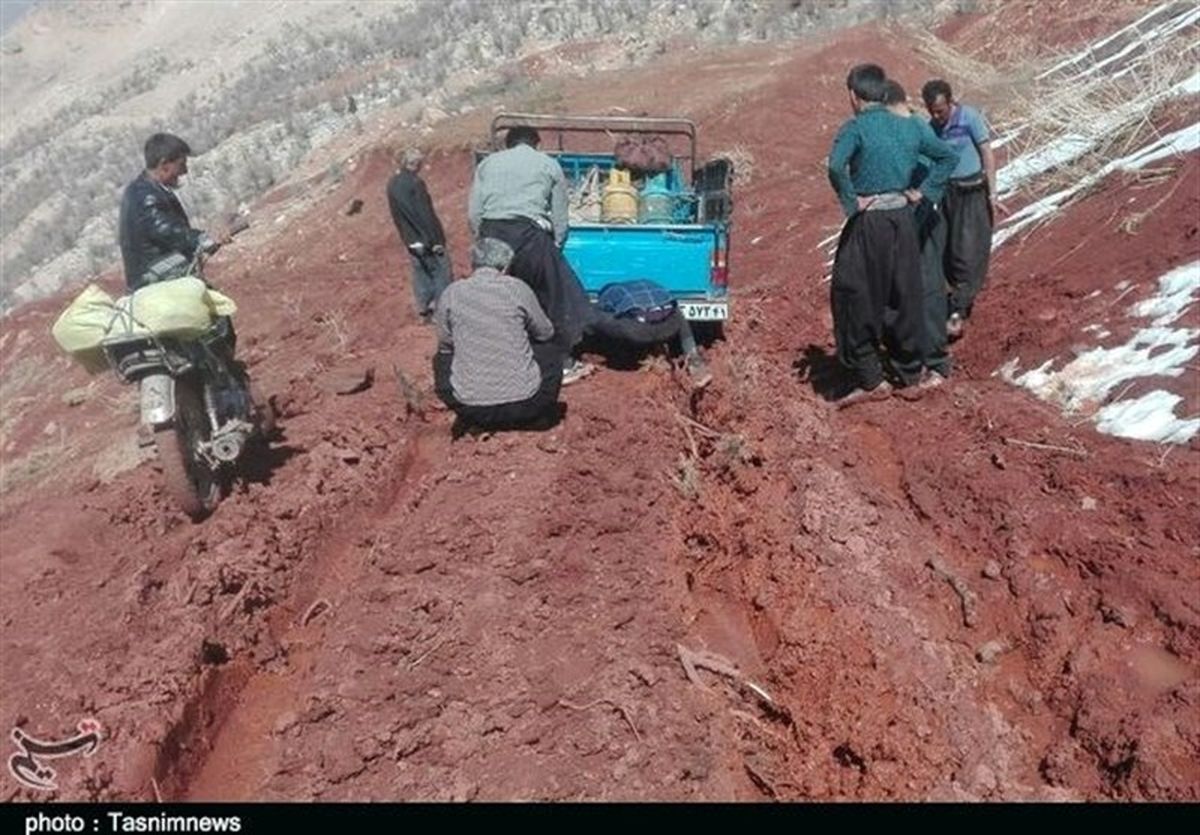 قطع‌ راه ارتباطی ۱۰ مزرعه پرورش ماهی در الیگودرز براثر برف و کولاک