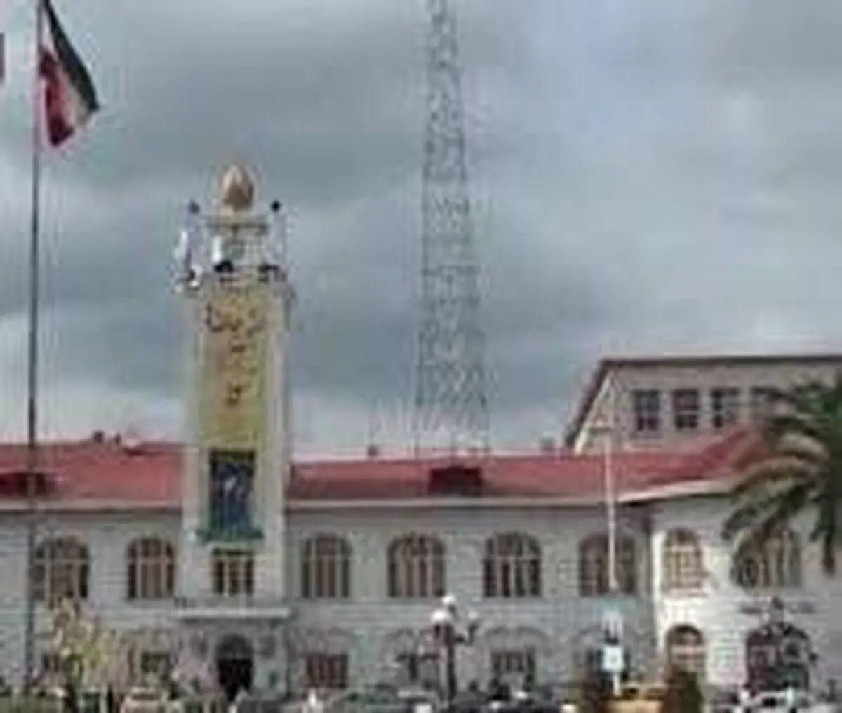 شهرداری گیلان قطاری که از ریل خارج شده