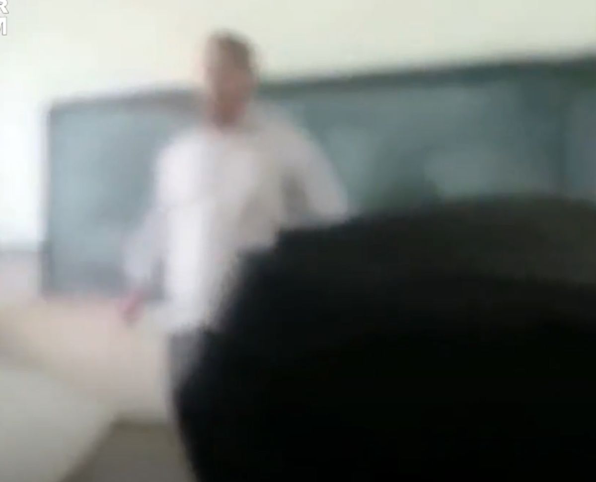 کتککاری معلم و دانشآموز در مدرسه +فیلم