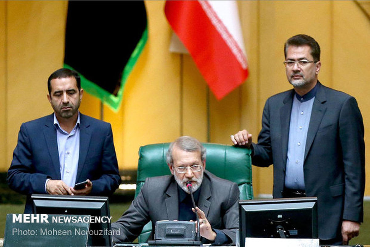 واکنش لاریجانی به معطل ماندن لوایح دائمی شدن قوانین در کمیسیون‌ها